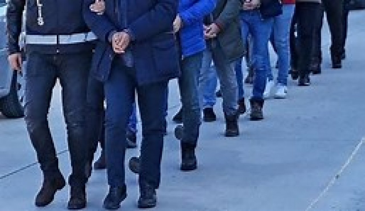 Konya merkezli FETÖ operasyonu! 4 şüpheli gözaltında