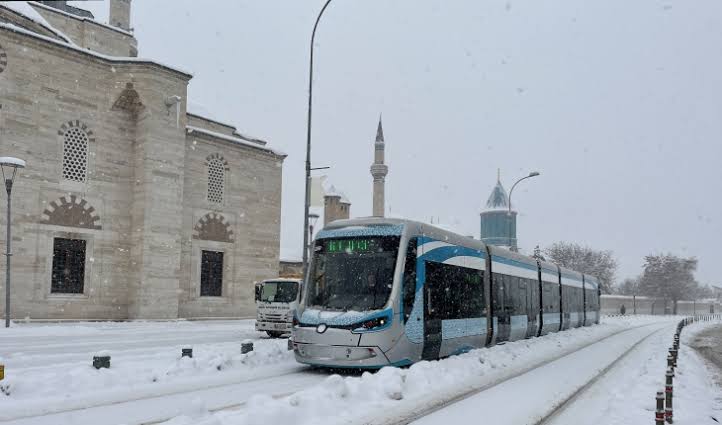 Konya'da pazar günü sıcaklık 18 derece birden düşecek! Kar bekleniyor, Konyaspor da etkilenebilir