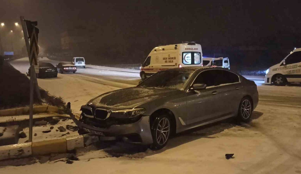 Konya’da yoğun kar yağışı kazaya neden oldu: 3 yaralı