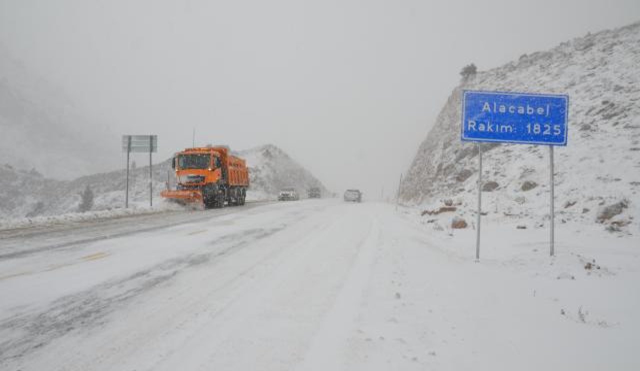 Konya AKOM duyurdu: Birçok ilçe ve mahallede yollar açıldı