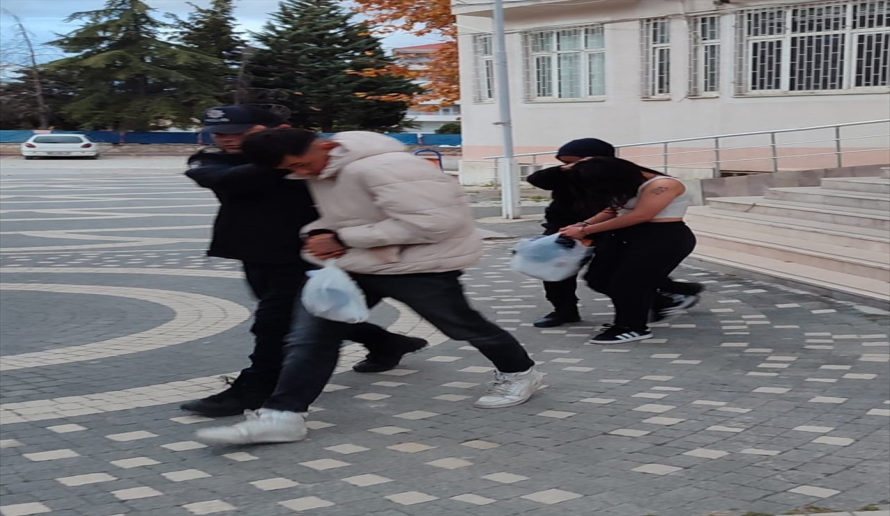 Konya'da uyuşturucu çetesi çökertildi!