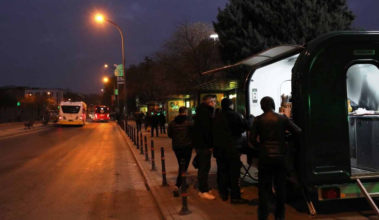 Konya'da sabah bedava çorba dağıtılıyor