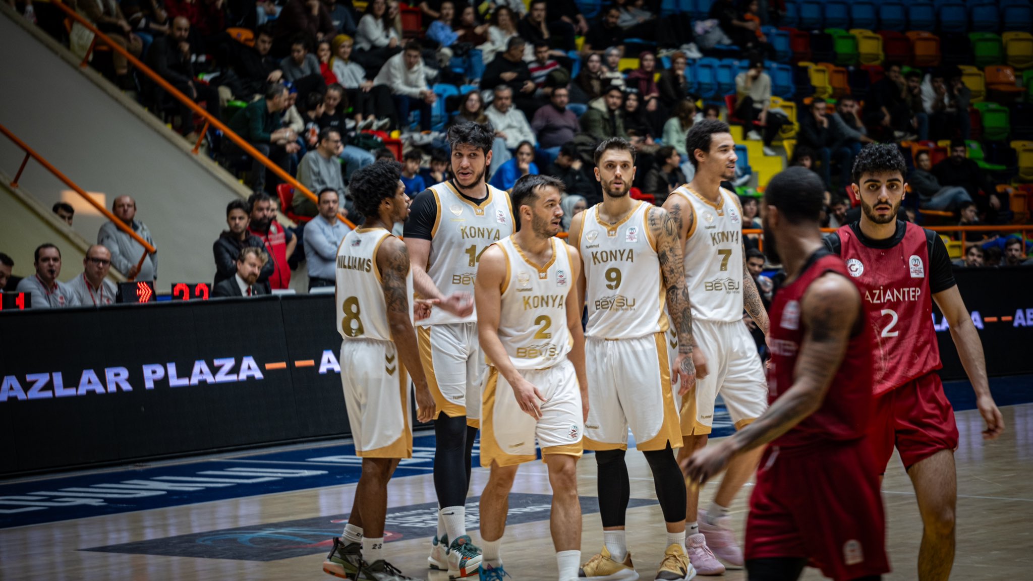 Konya Büyükşehir, evinde fark attı! Basketbolda 8. galibiyet