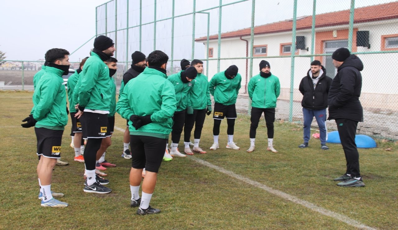 Adana Demirspor, 1922 Konyaspor'daki oyuncusunu geri çağırdı