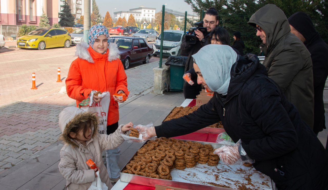 Regaip Kandili’nde Selçuk Üniversitesi’nden öğrencilere Şivlilik ikramı