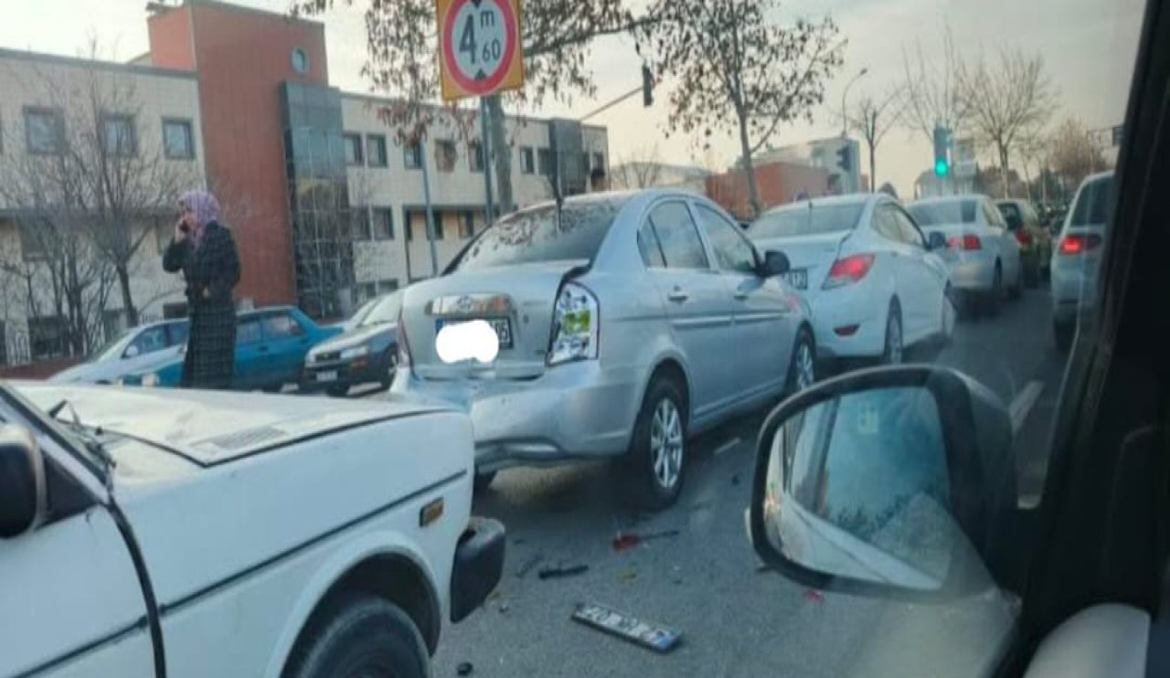 NEÜ Tıp Fakültesi önünde zincirleme kaza