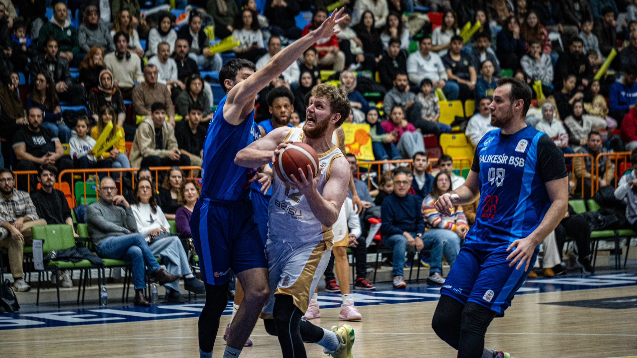 Basketbolda Konya BBSK, 11. galibiyet için parkede