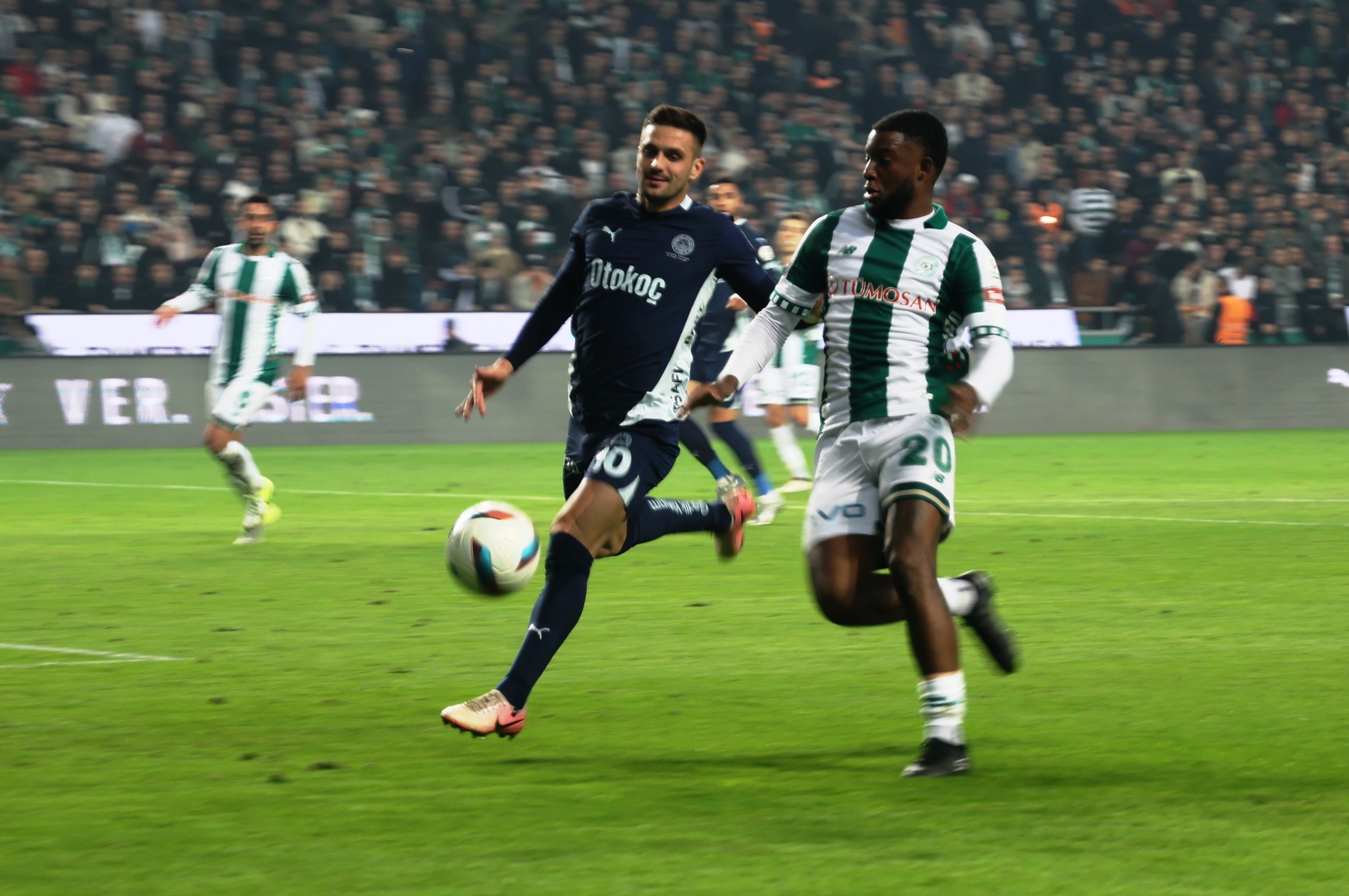 Konyaspor, evinde Fenerbahçe'ye mağlup oldu! Çok yazık oldu