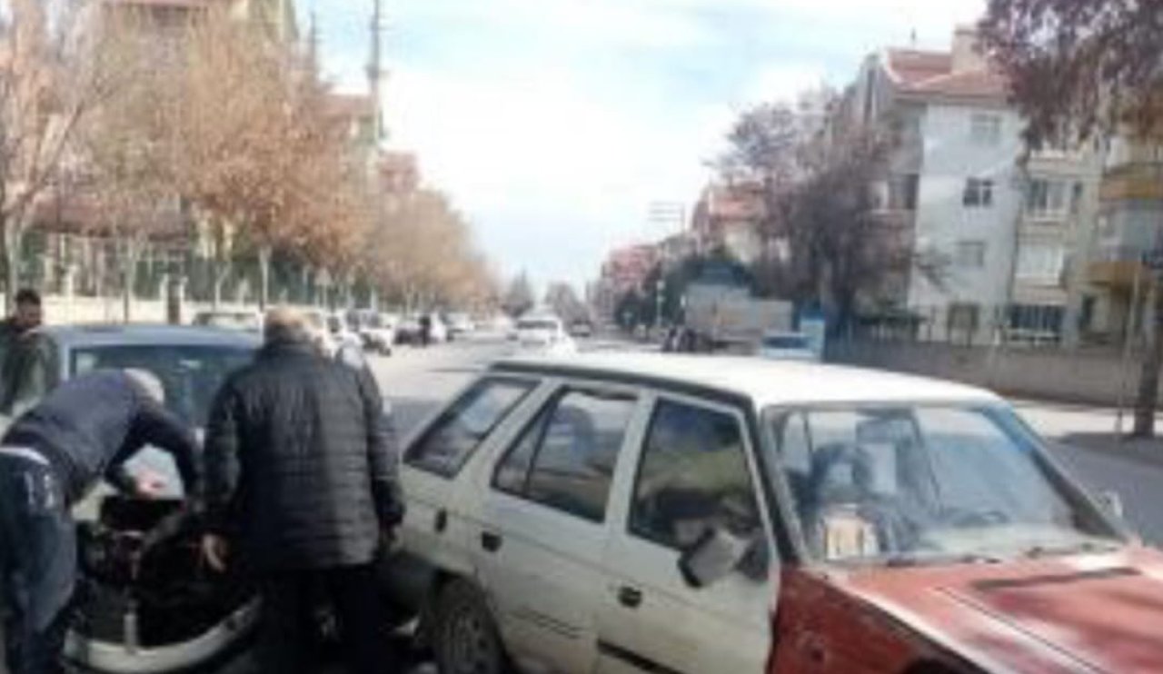 Konya'da trafik kazası! Araç hurdaya döndü