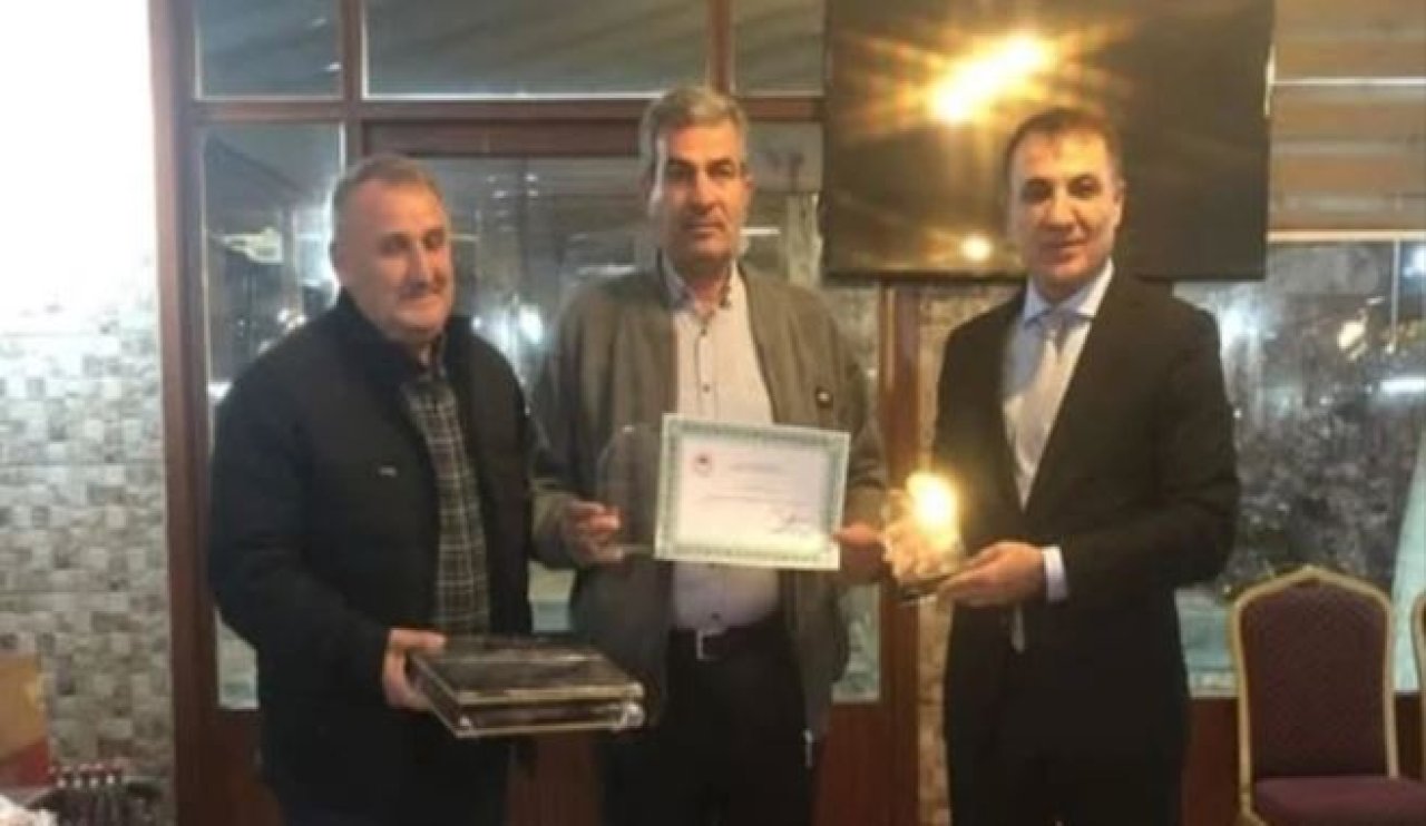 Emekli çalışanlara plaket takdim edildi