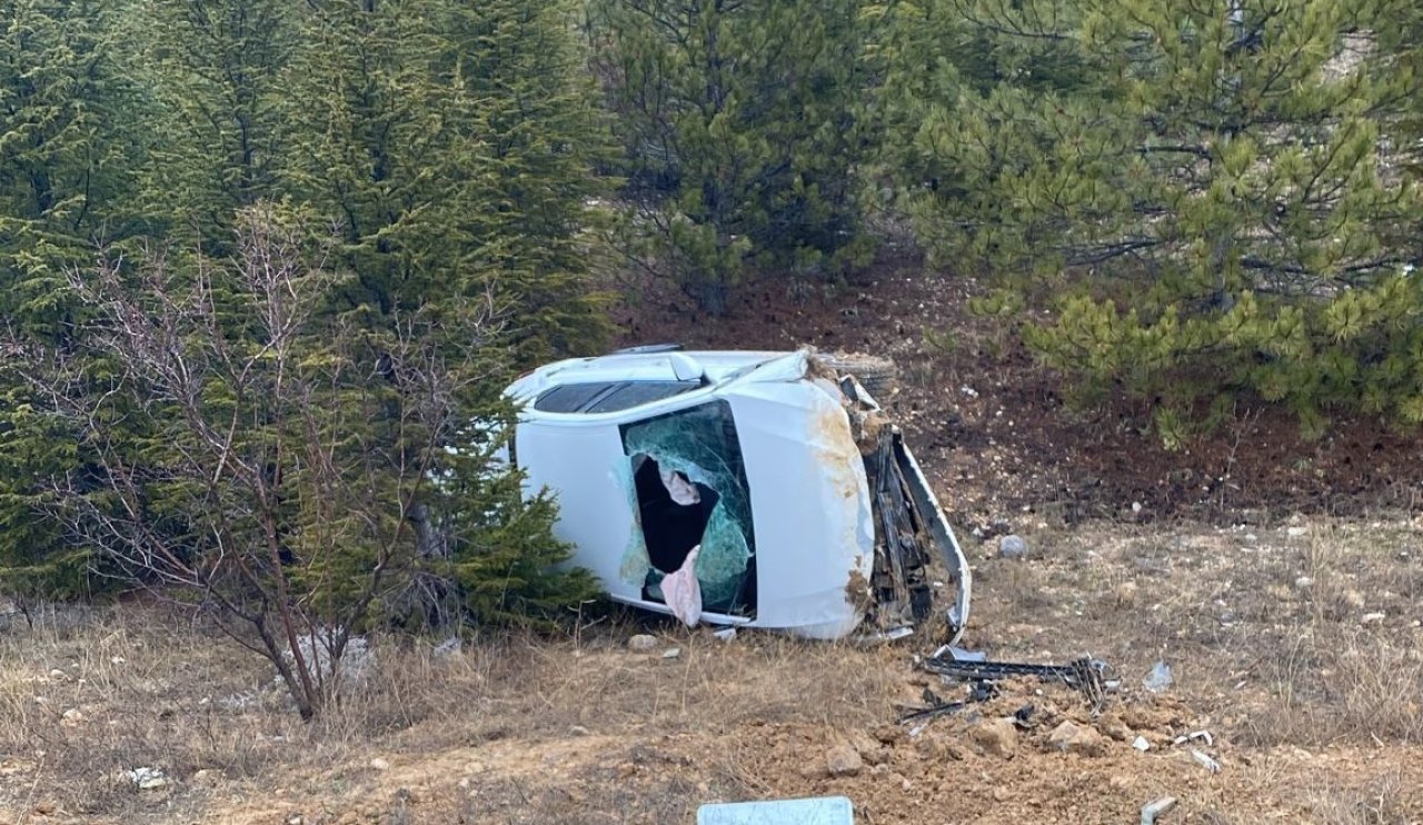 Konya’da peş peşe trafik kazaları! Biri uçtu diğeri devrildi