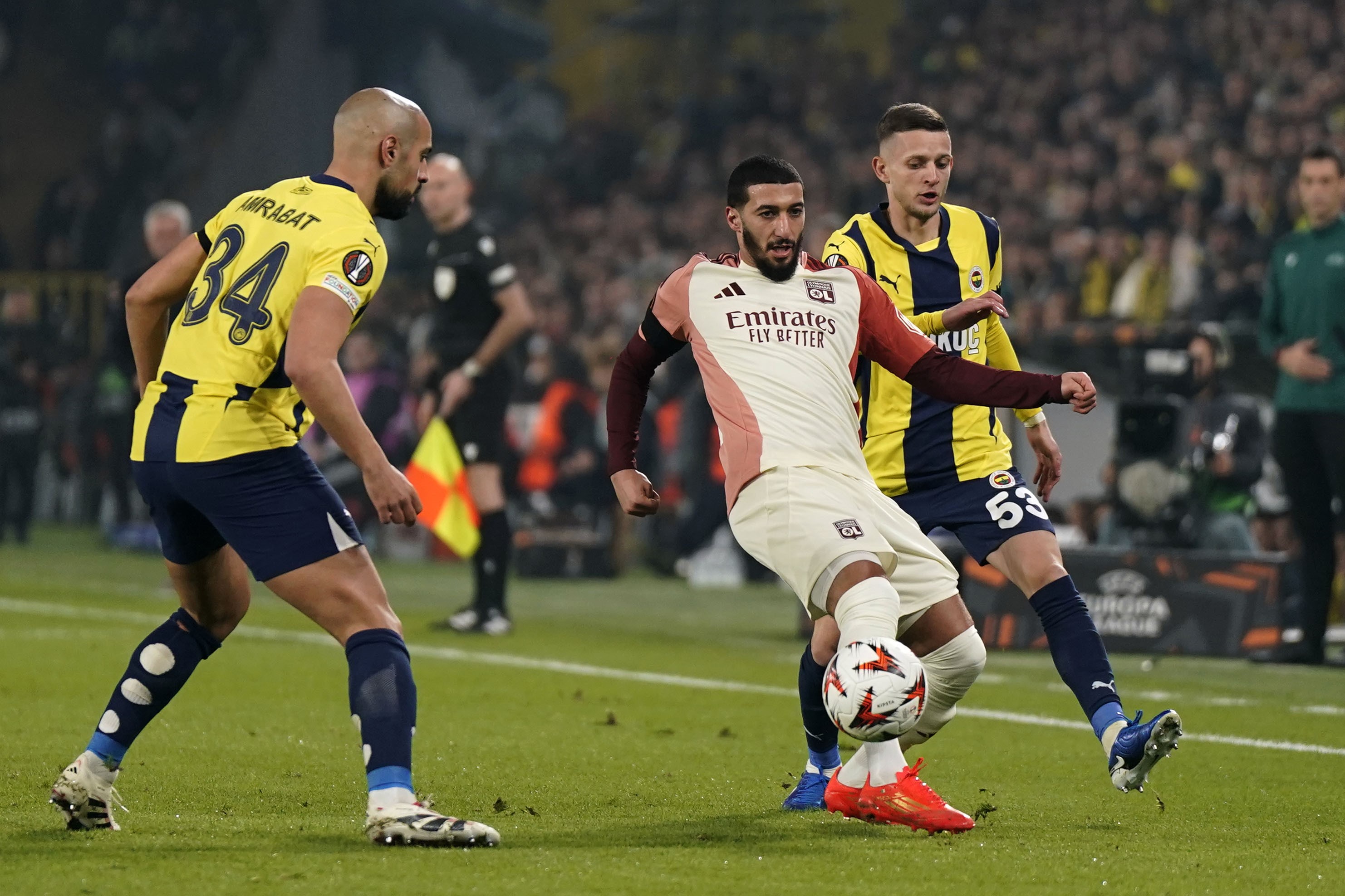 Fenerbahçe, evinde Lyon'u geçemedi