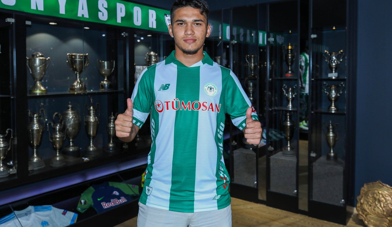 Konyaspor'da Abdurrahman Üresin imzayı attı! Genç oyuncudan ilk açıklama