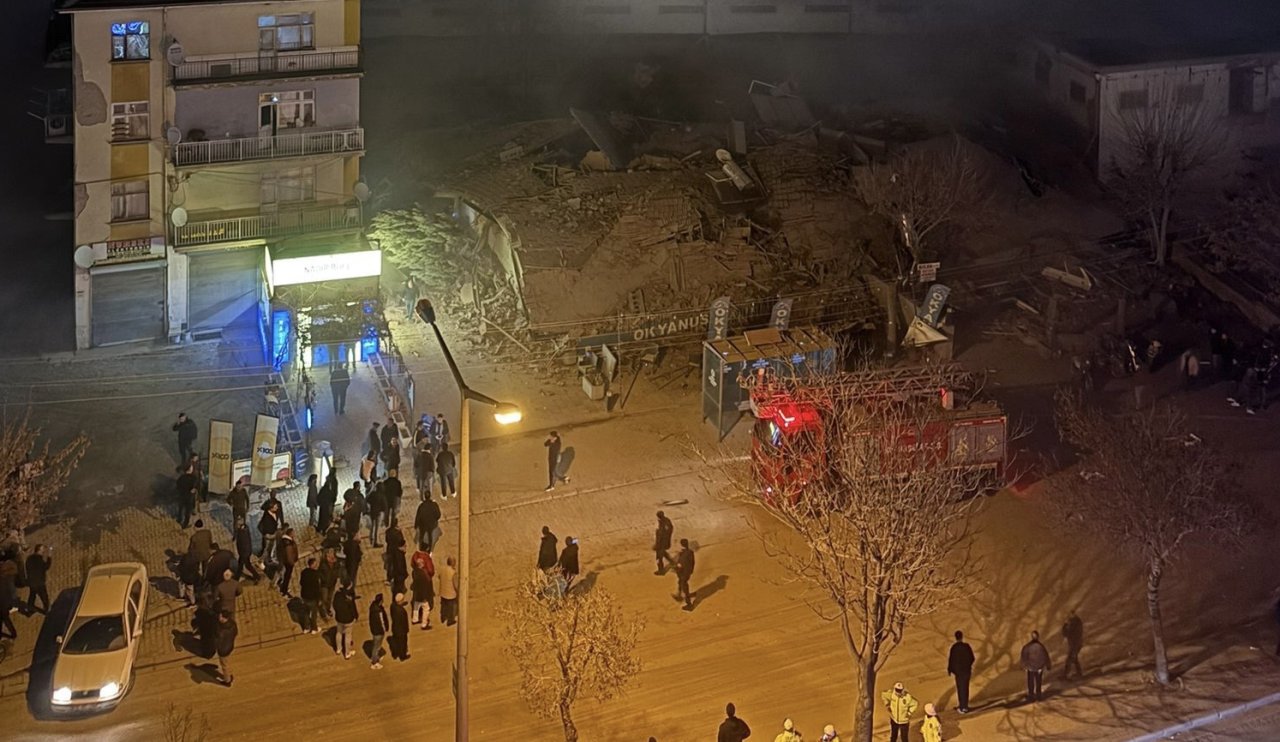 Konya'daki bina çökmesi olayında Vali Akın'dan güncel bilgiler