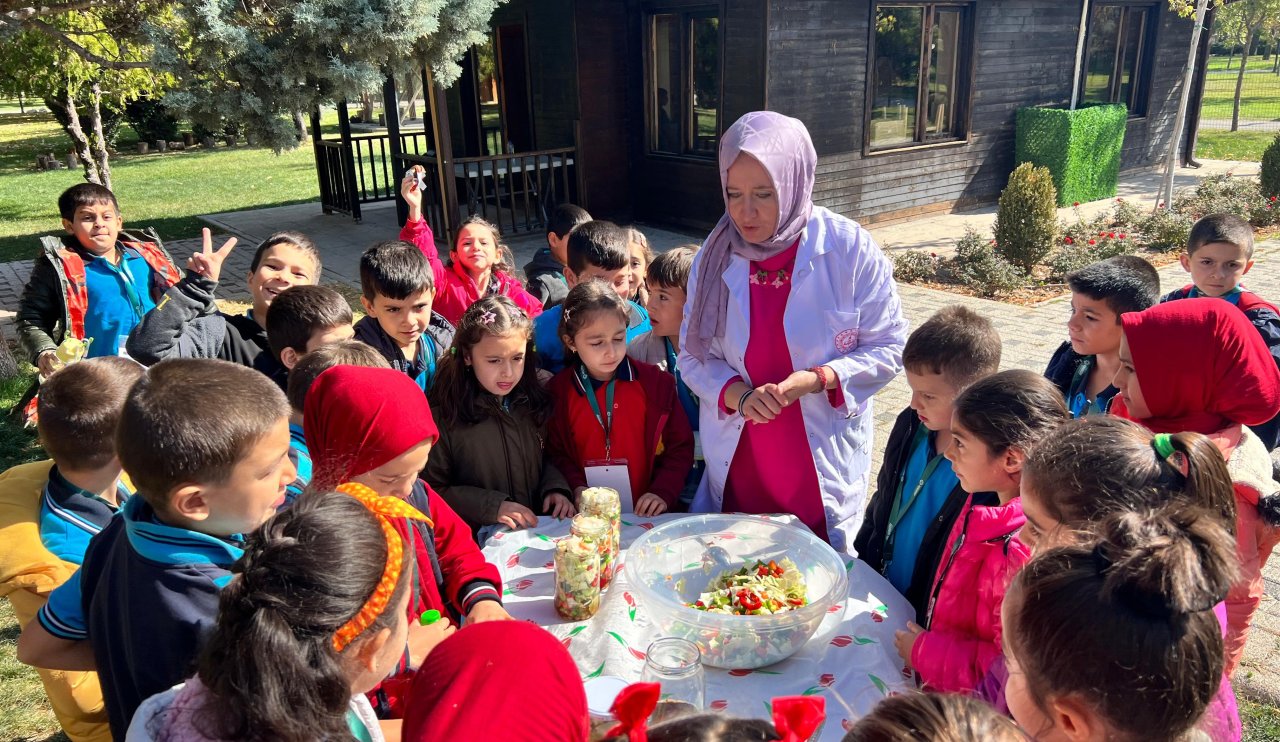 Çocuklar doğa ile iç içe: Karatay Tabiat Mektebi'nde yeni eğitim dönemi