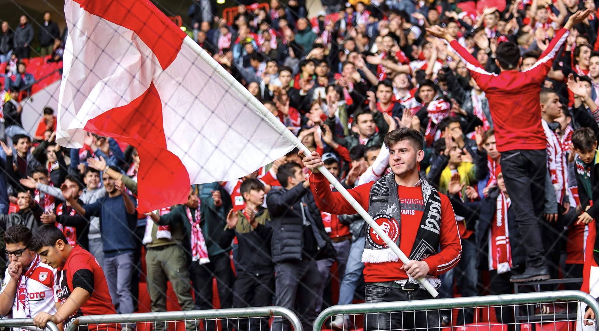 Konyasporlu taraftarlardan Samsunspor taraftarlarına büyük jest!