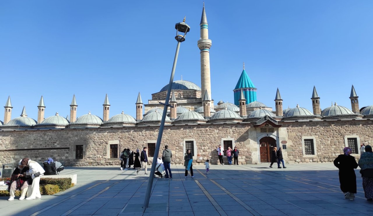 Konya’da Mevlana Meydanı’nda tehlike! Jet hızla giderildi