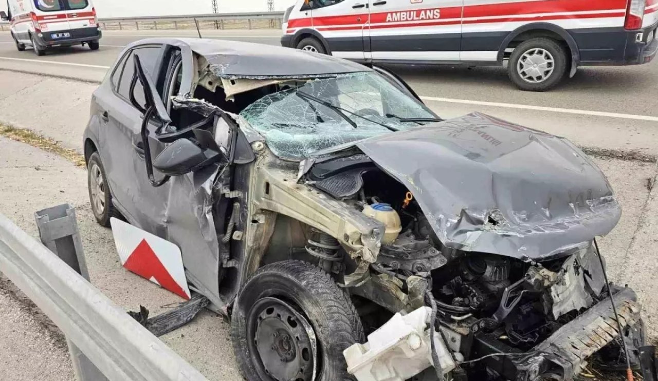 Aksaray’da trafik kazası: Otomobil kamyona çarptı, 3 kişi yaralandı