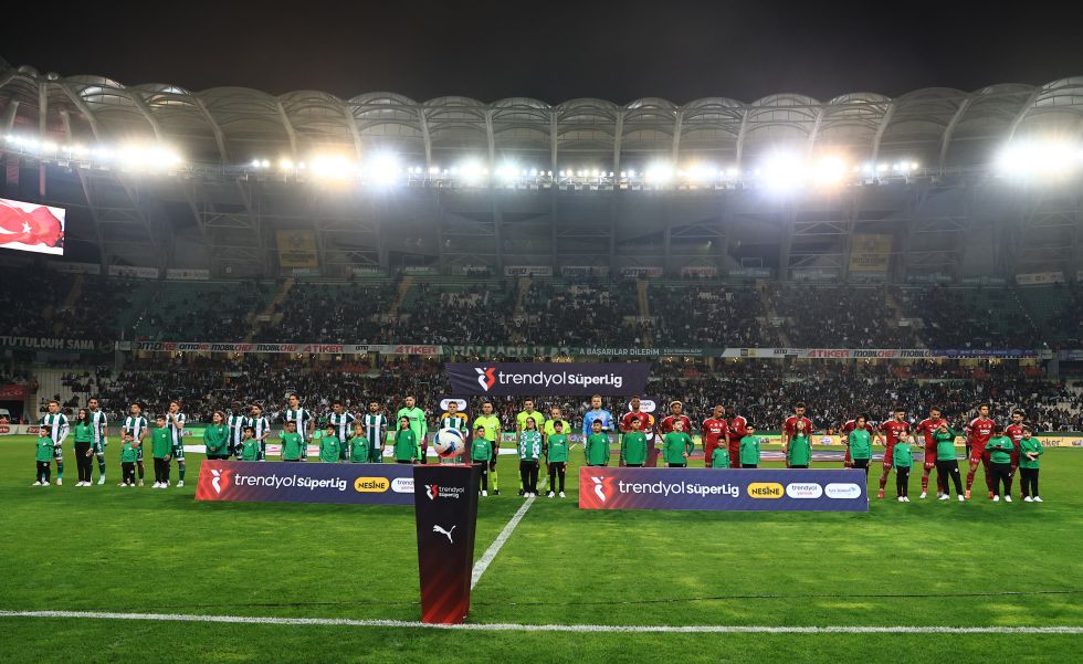 Konyaspor-Beşiktaş maçında turnike sistemi bozulmuştu! Seyirci sayısı açıklandı!