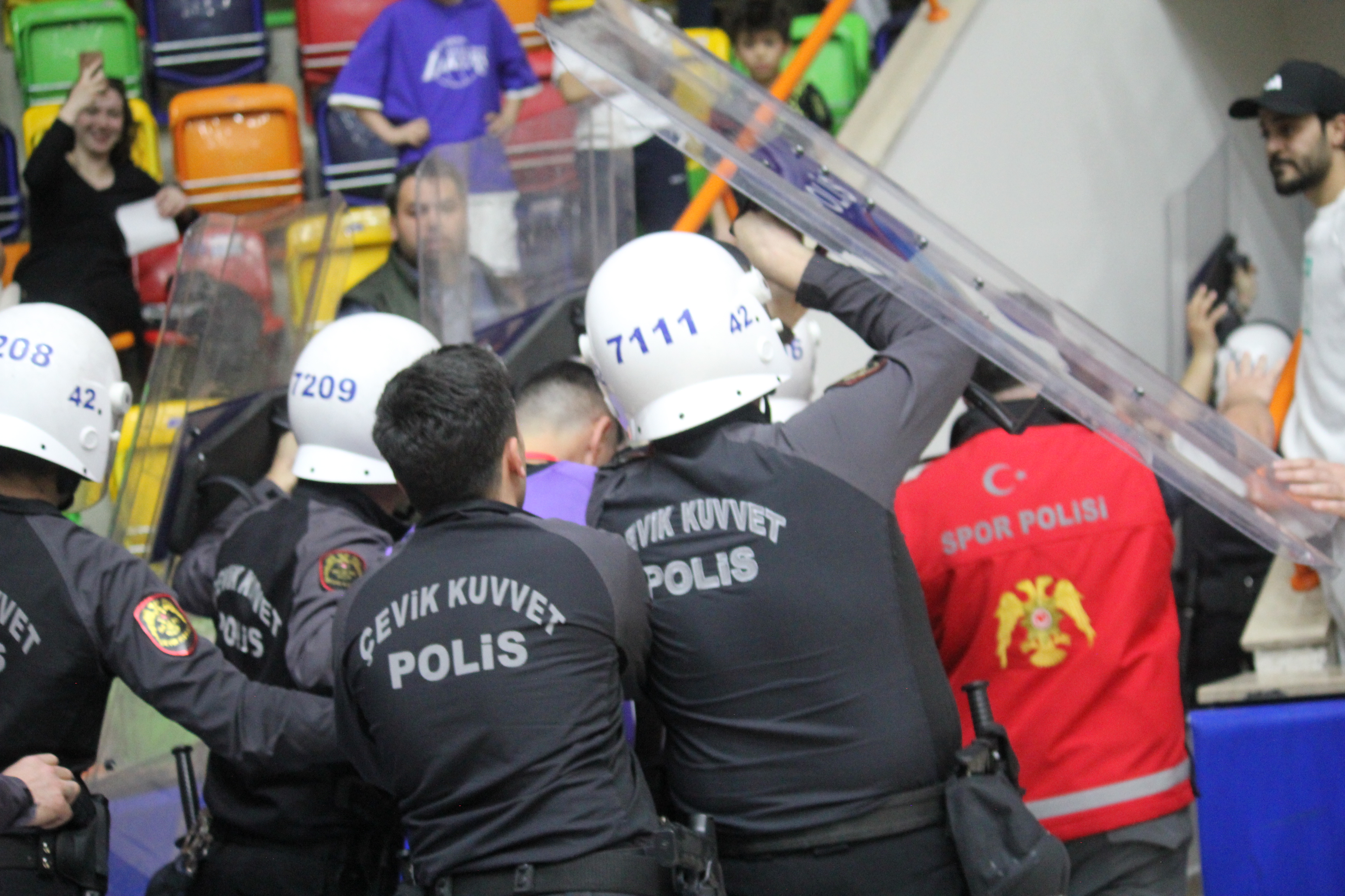 Konya Büyükşehir'e seyircisiz oynama cezası