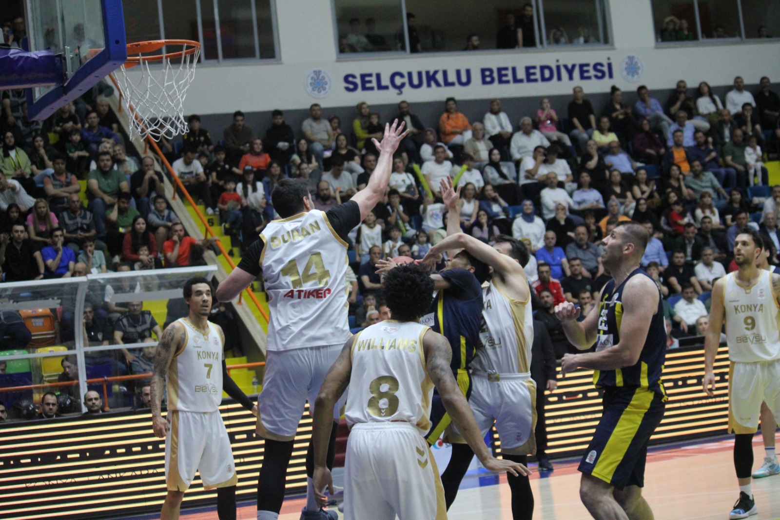Konya Büyükşehir, final için parkede! Nefesler tutuldu