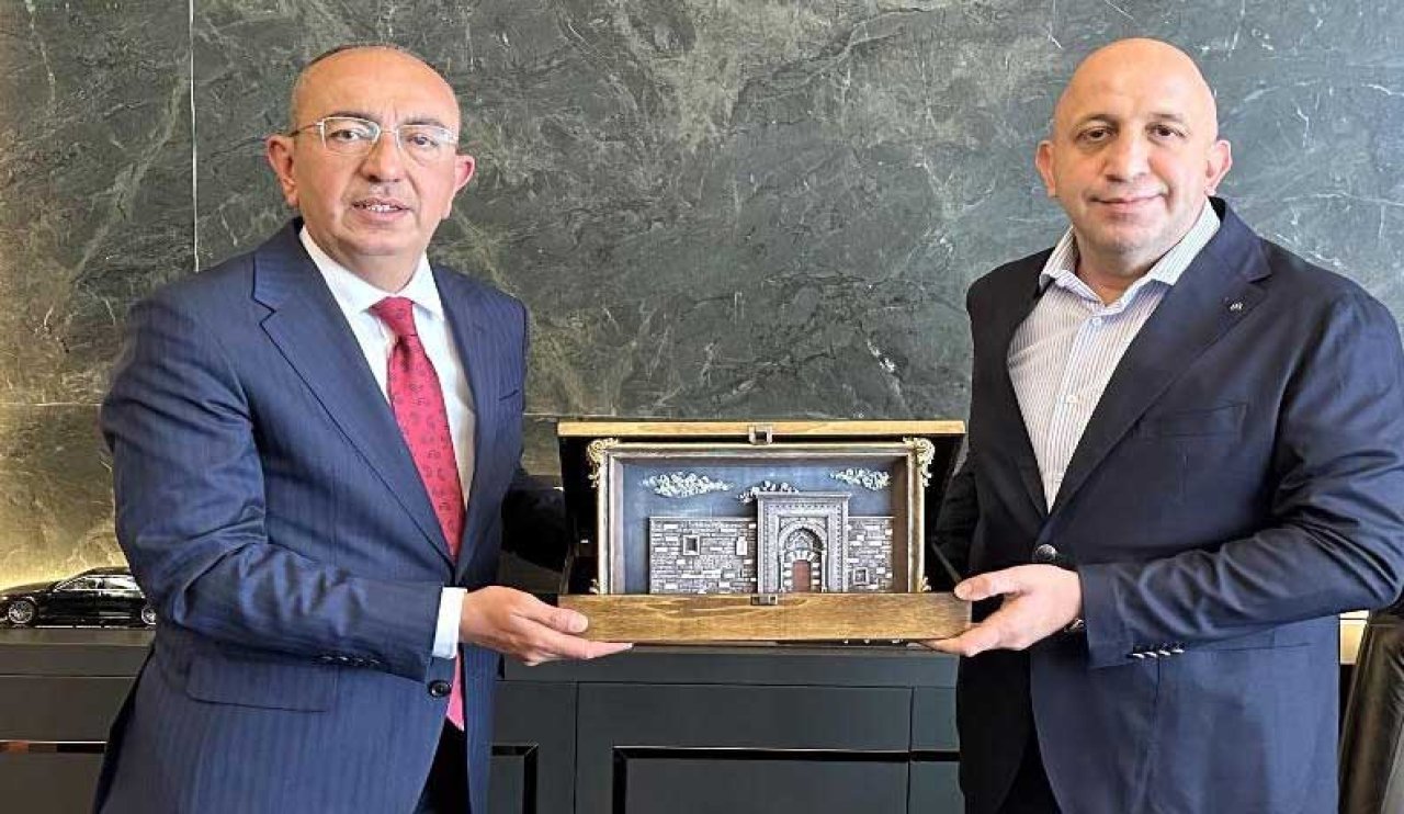 Başkan Kavuş’tan Mekpan Panel’e Ekonomi ve Sosyal Sorumluluk Teşekkürü