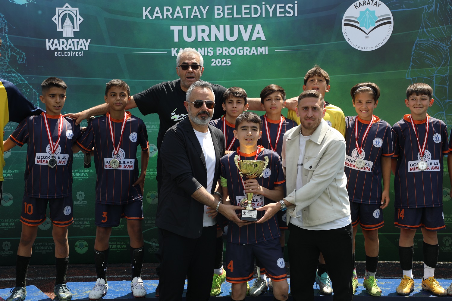 Konyaspor yönetimi ve oyuncular, Karatay’daki ödül törenine katıldı! Altyapı vurgusu yapıldı