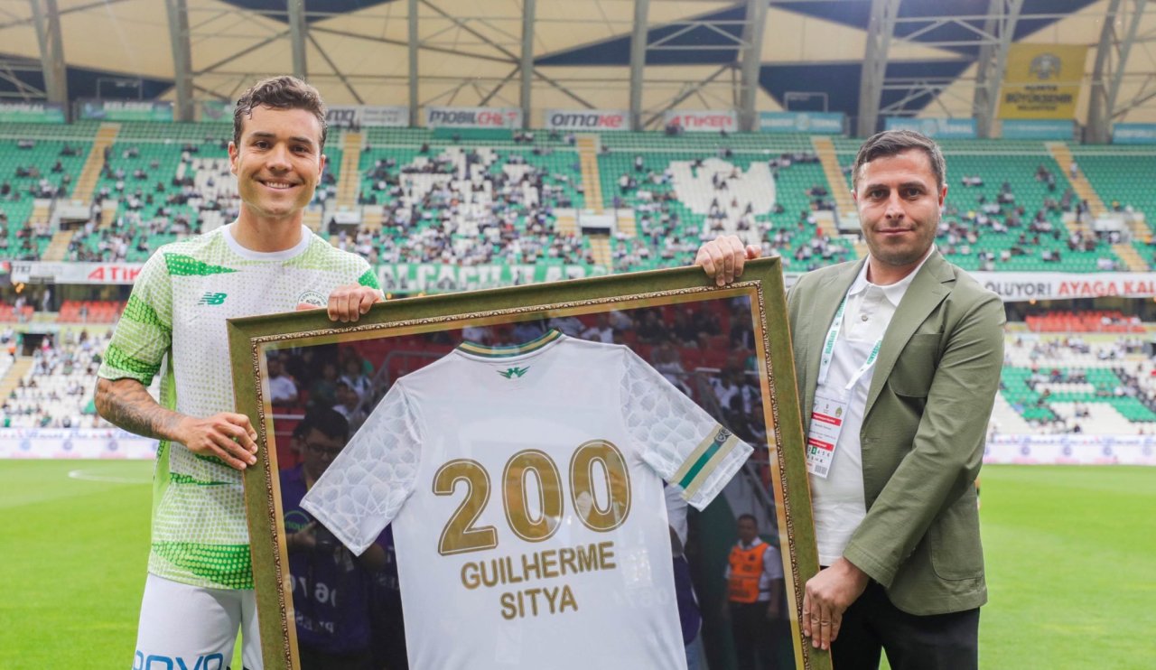 Konyaspor kaptanı Guilherme onurlandırıldı
