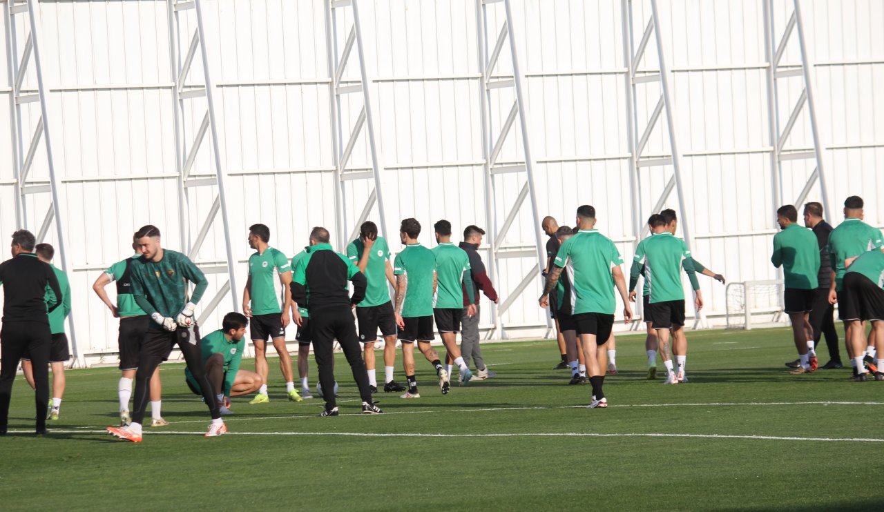 Konyaspor'da Fenerbahçe hazırlığı başladı