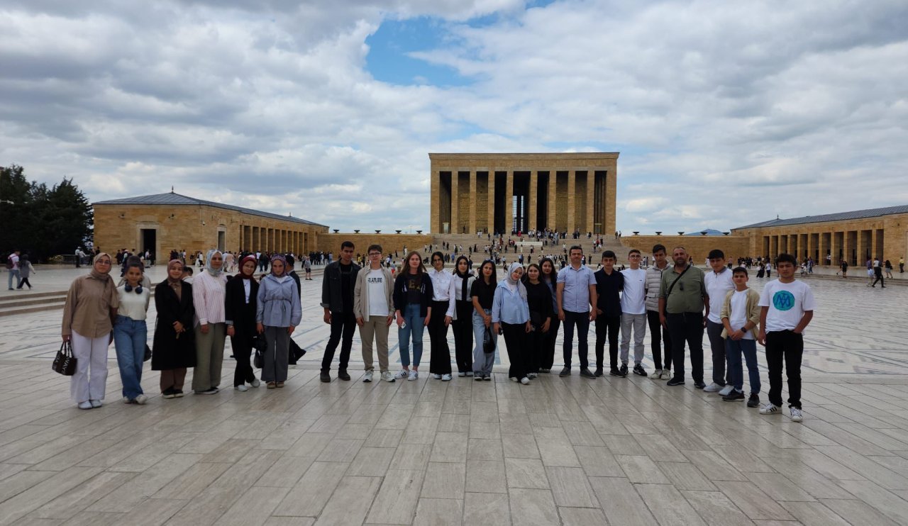 Konya Sarayönü Derneği’nden Öğrencilere Ankara’da Unutulmaz Eğitim ve Gezi Deneyimi