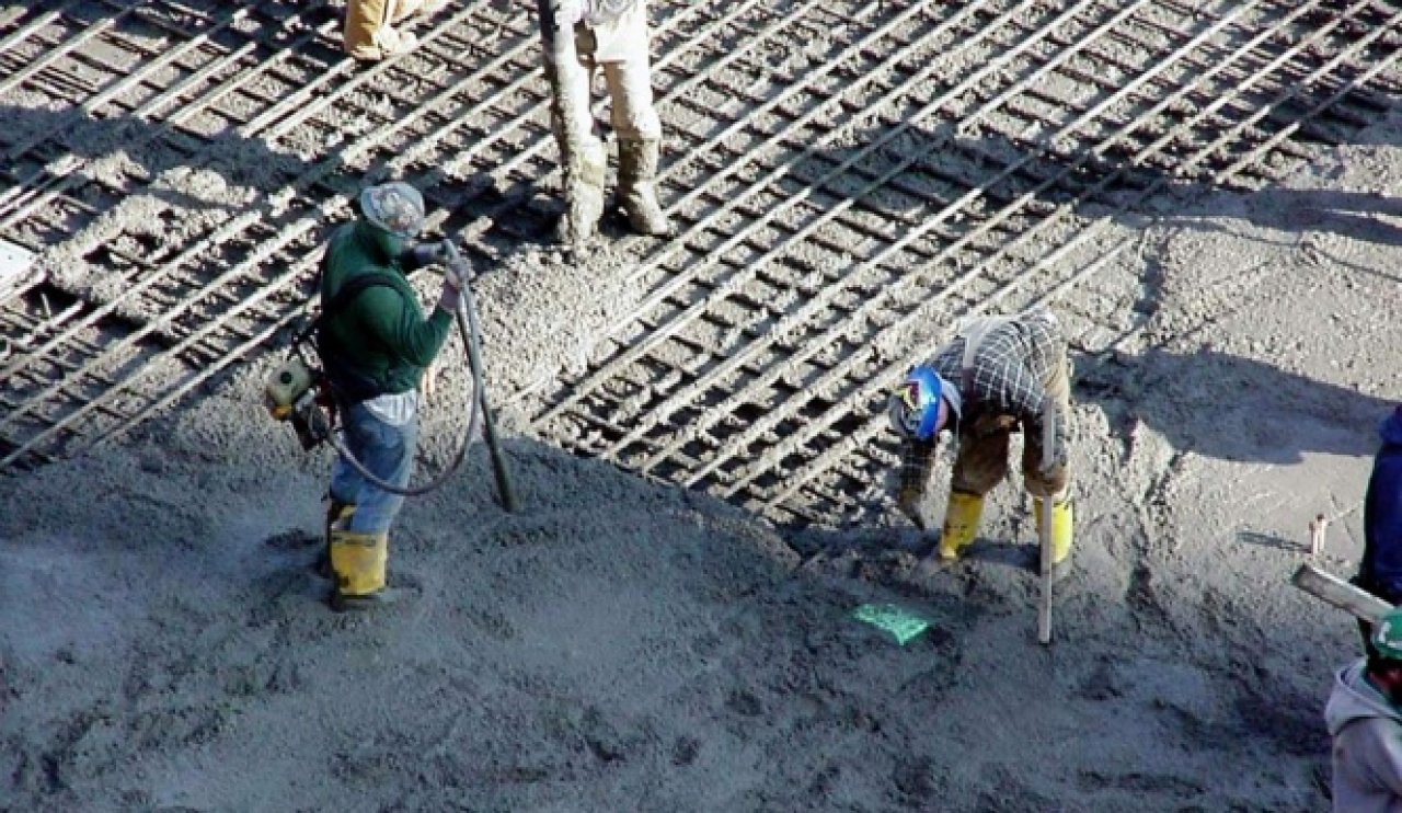 Hazır Beton Endeksi’nde Çarpıcı Ayrışma: Faaliyet Artarken Güven Dibe Vurdu