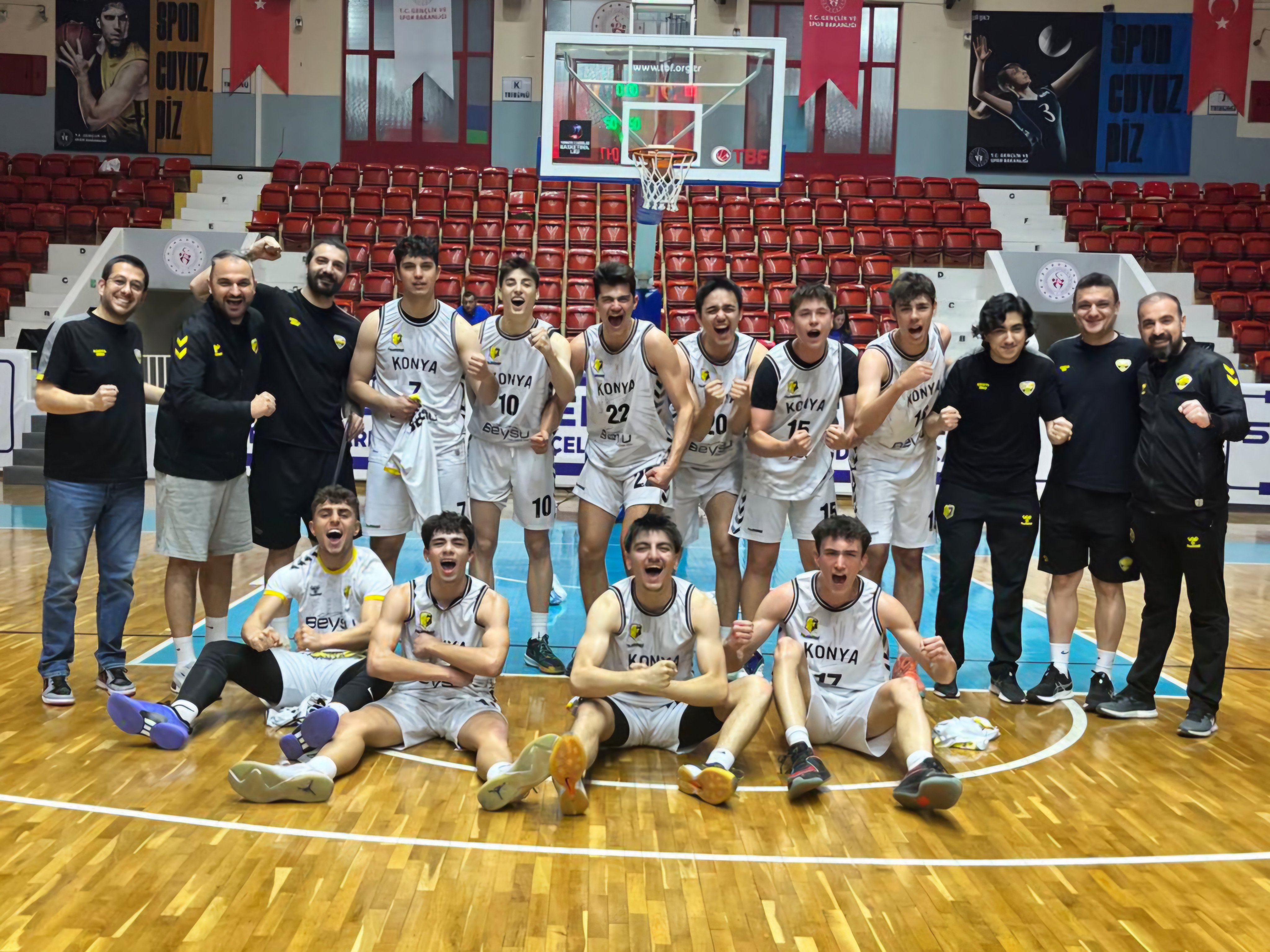 Konya BBSK'da birçok antrenör ile yollar ayrıldı