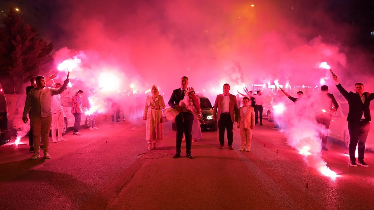 Konya’da Gösterişli Kız İsteme Gözaltıyla Bitti! Konvoyun Başındaki İsim Sessizliğini Bozdu
