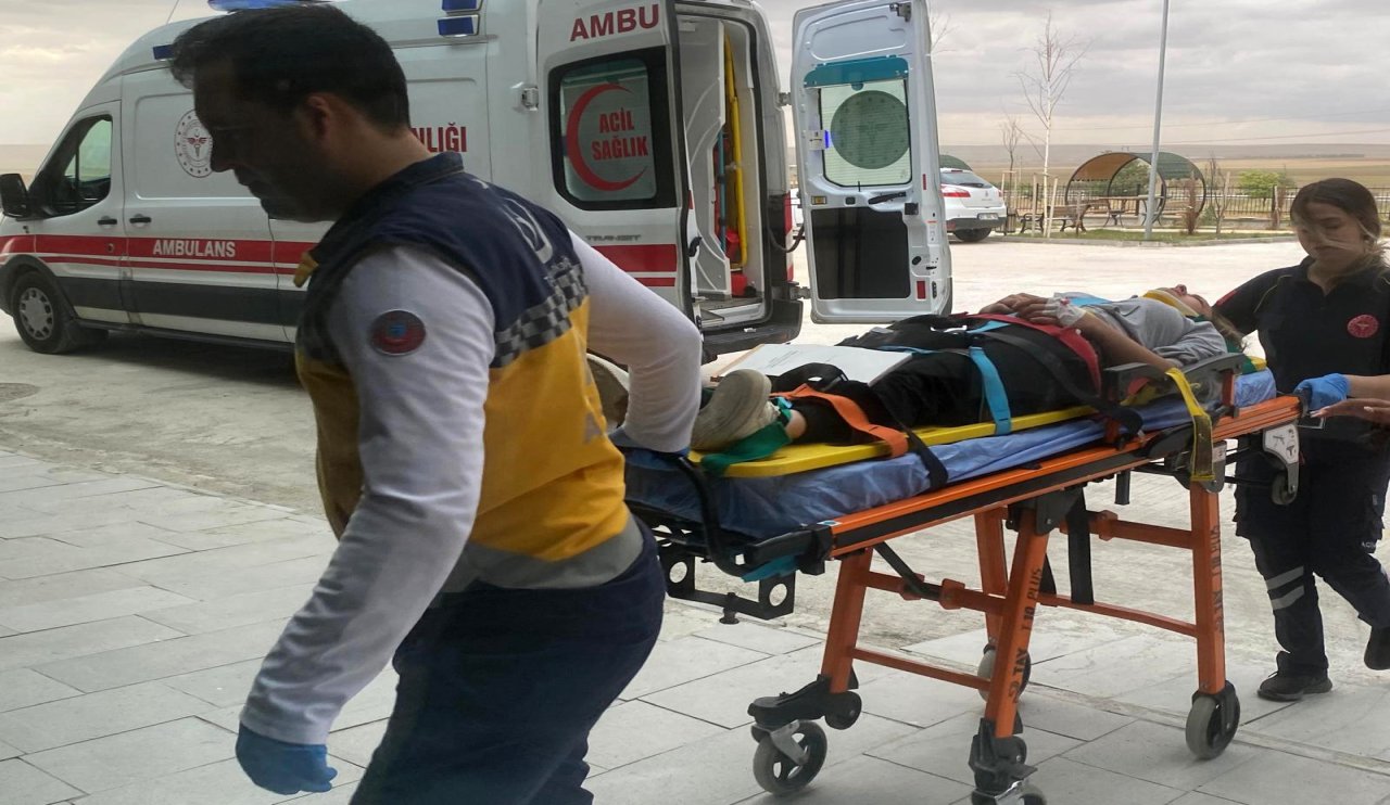Konya'da Motosiklet Kaldırıma Çarptı: 2 Kişi Yaralandı