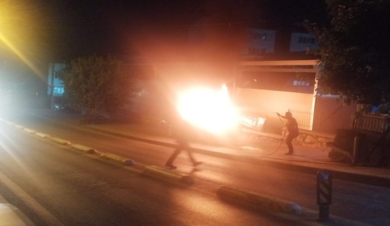 Boşanma Krizi! Eşinin Aracını Ateşe Verdi