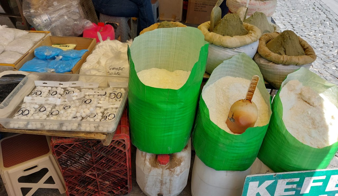 Konya’nın Tarihi Bedesten Çarşısı’nda Naftalin Satışlarında Artış