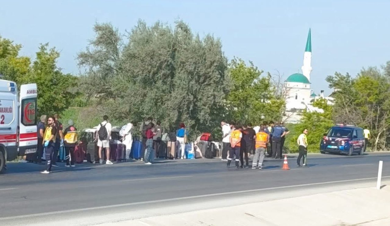 Konya’da yolcu otobüsü devrildi! Çok sayıda yaralı var