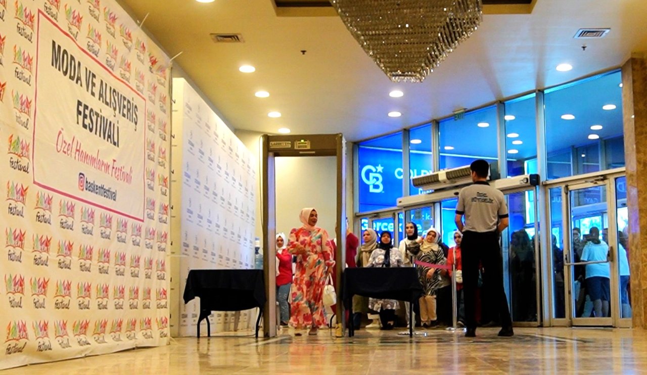 Konya’da moda rüzgarı: Başkent Festivali yerli ve yabancı ziyaretçileri ağırlıyor