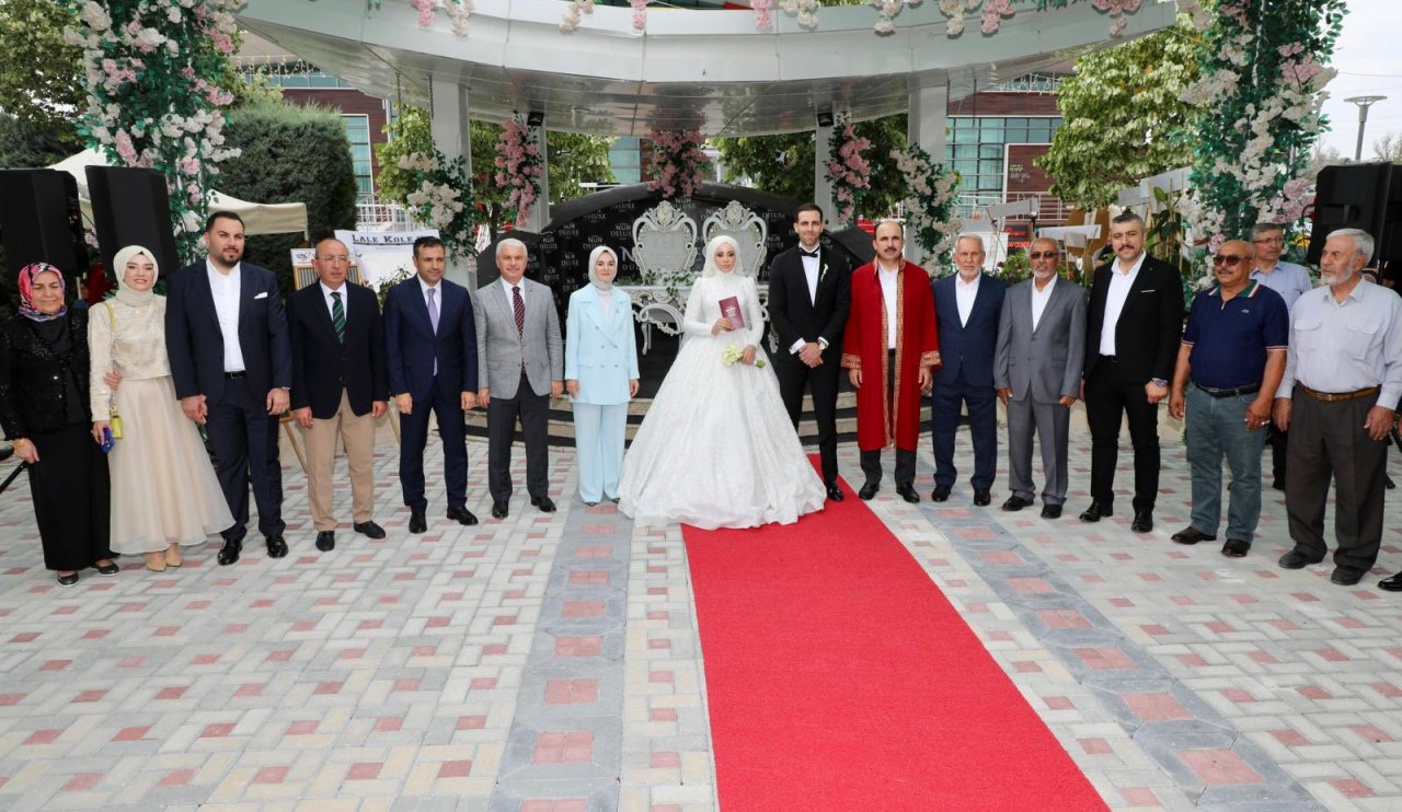Konyalı çifte özel jest! Düğünlerine bakın kim katıldı?