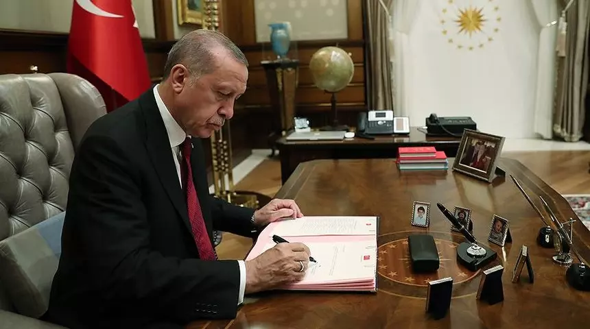 Erdoğan’dan gece yarısı kritik hamle! 99 üst düzey atama yaptı!