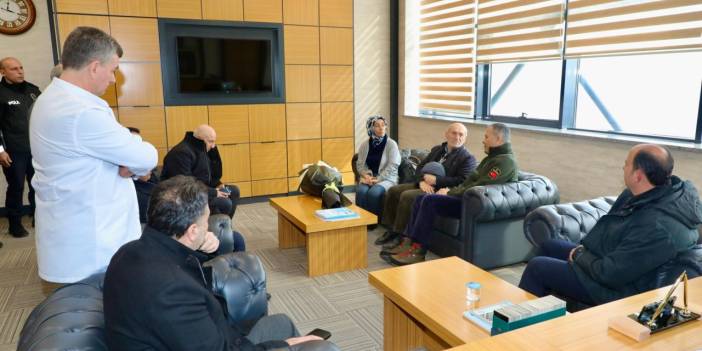 İçişleri Bakanı Ali Yerlikaya, Konya'da yaralanan polis memurunu ziyaret etti