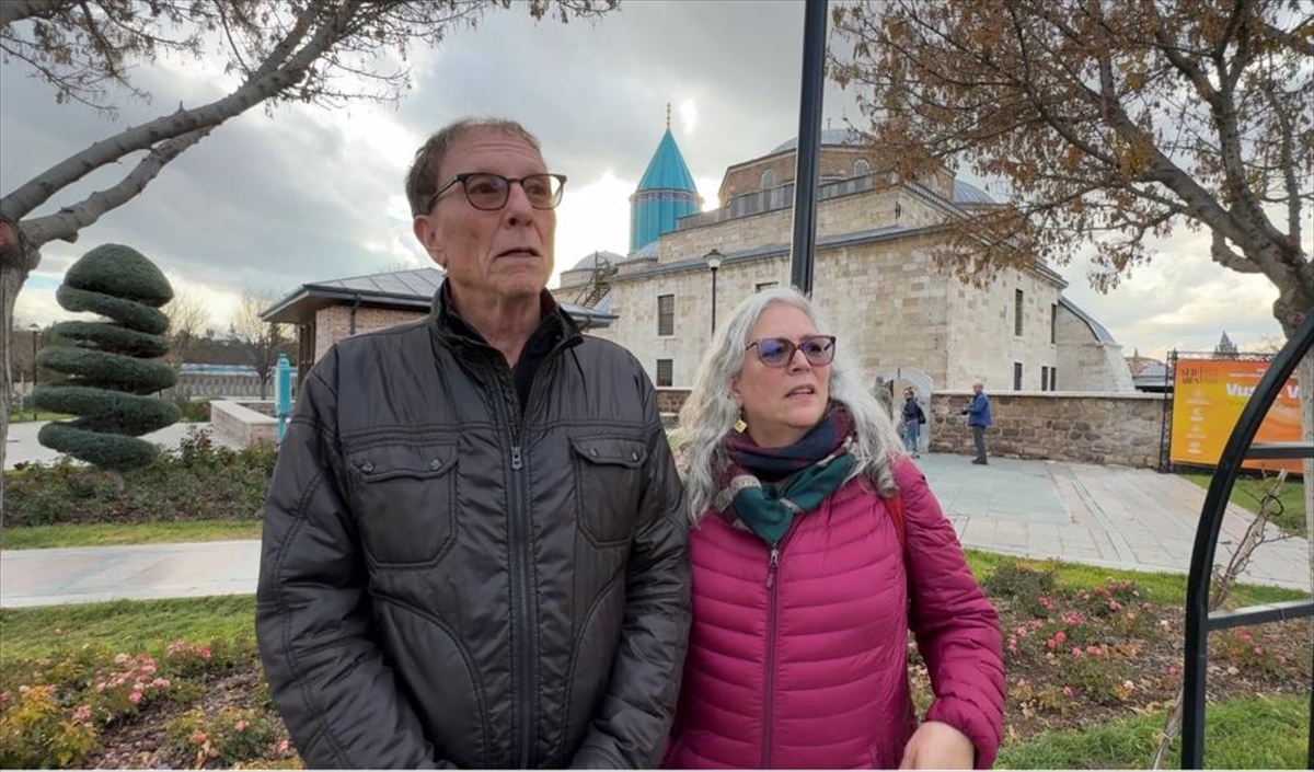 aa-20231214-33180344-33180342-mevlana-muzesinde-sebiarus-toreni-oncesi-turist-yogunlugu-yasaniyor.jpg