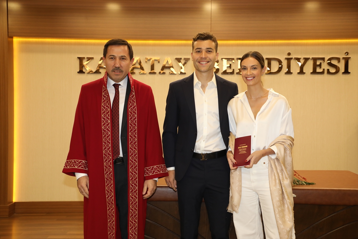 aa-20240129-33560971-33560970-konyasporun-brezilyali-futbolcusu-dunya-evine-girdi-001.jpg