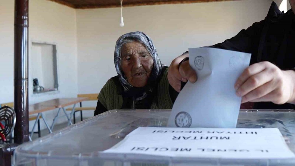 Türkiye'nin en yaşlı insanı vefat etti! Uzun yaşamın sırrını açıklamıştı