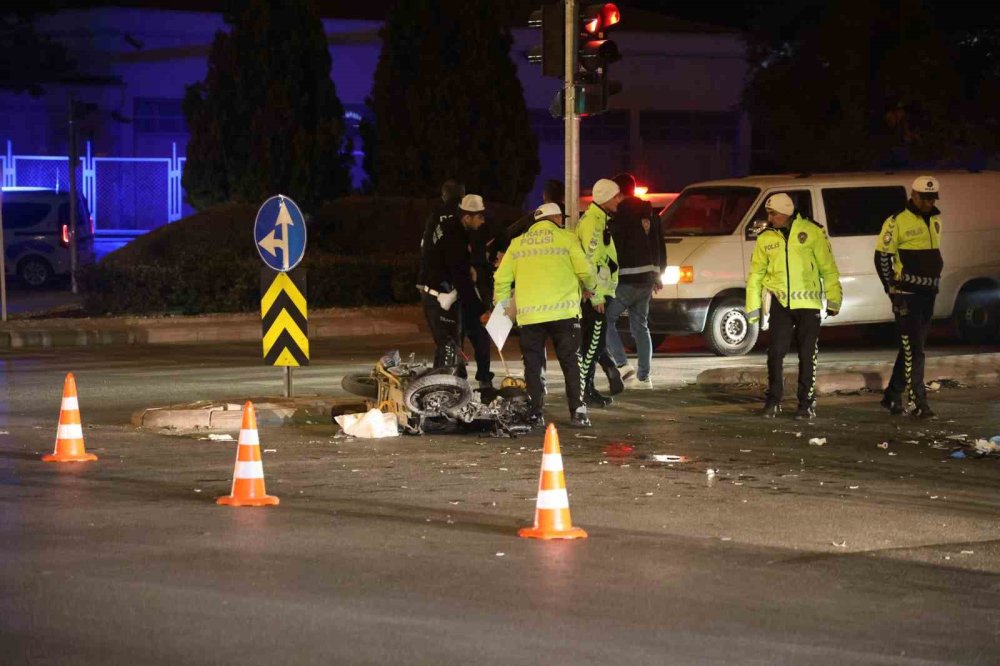 Konya’da kırmızı ışık ihlali feci kazaya neden oldu!