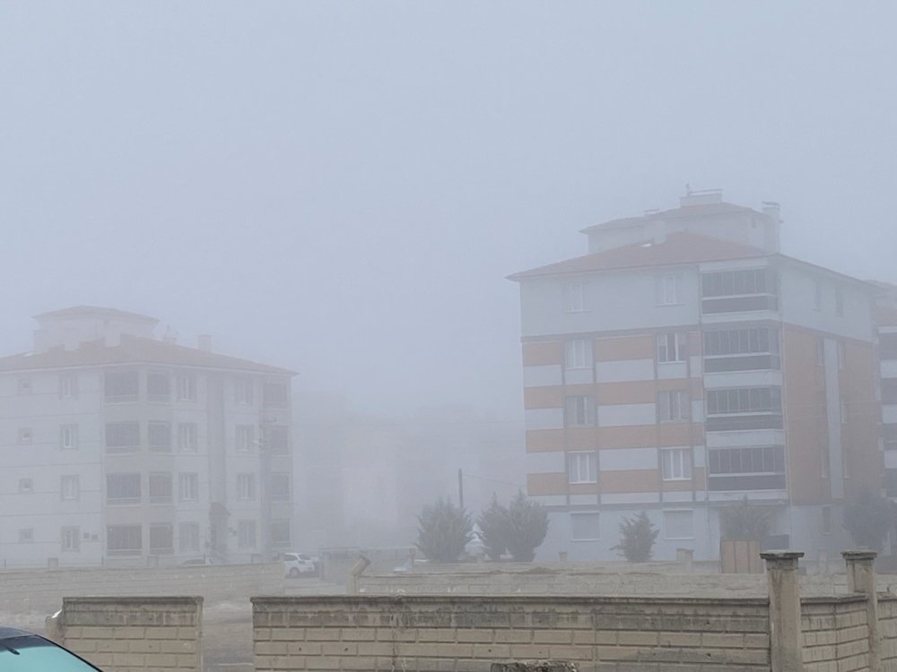 Konya'da görüş mesafesi 30 metreye kadar düştü