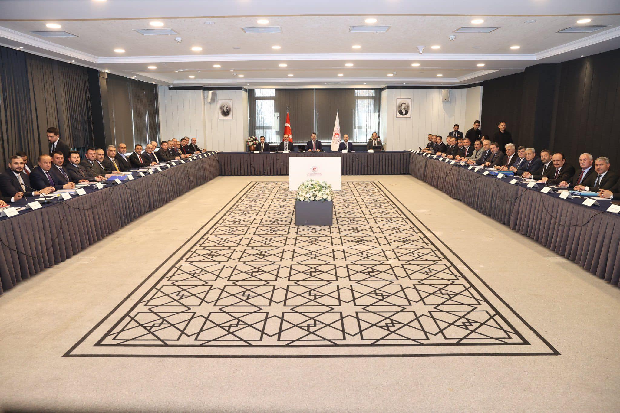 ak-parti-il-ve-ilce-teskilatlari-istisare-toplantisinda-bulustu-3.jpg